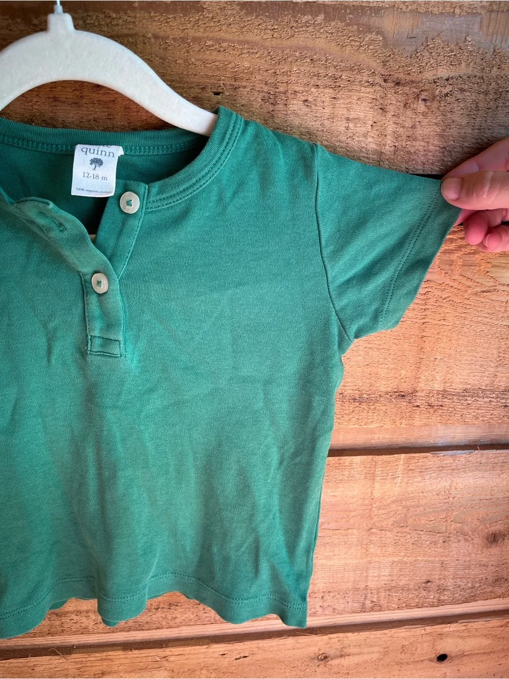 KATE QUINN - Green Organic Cotton Short Sleeve Henley Tee Shirt